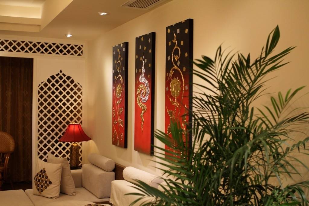 自然温馨客厅背景墙沙发壁纸装修案例