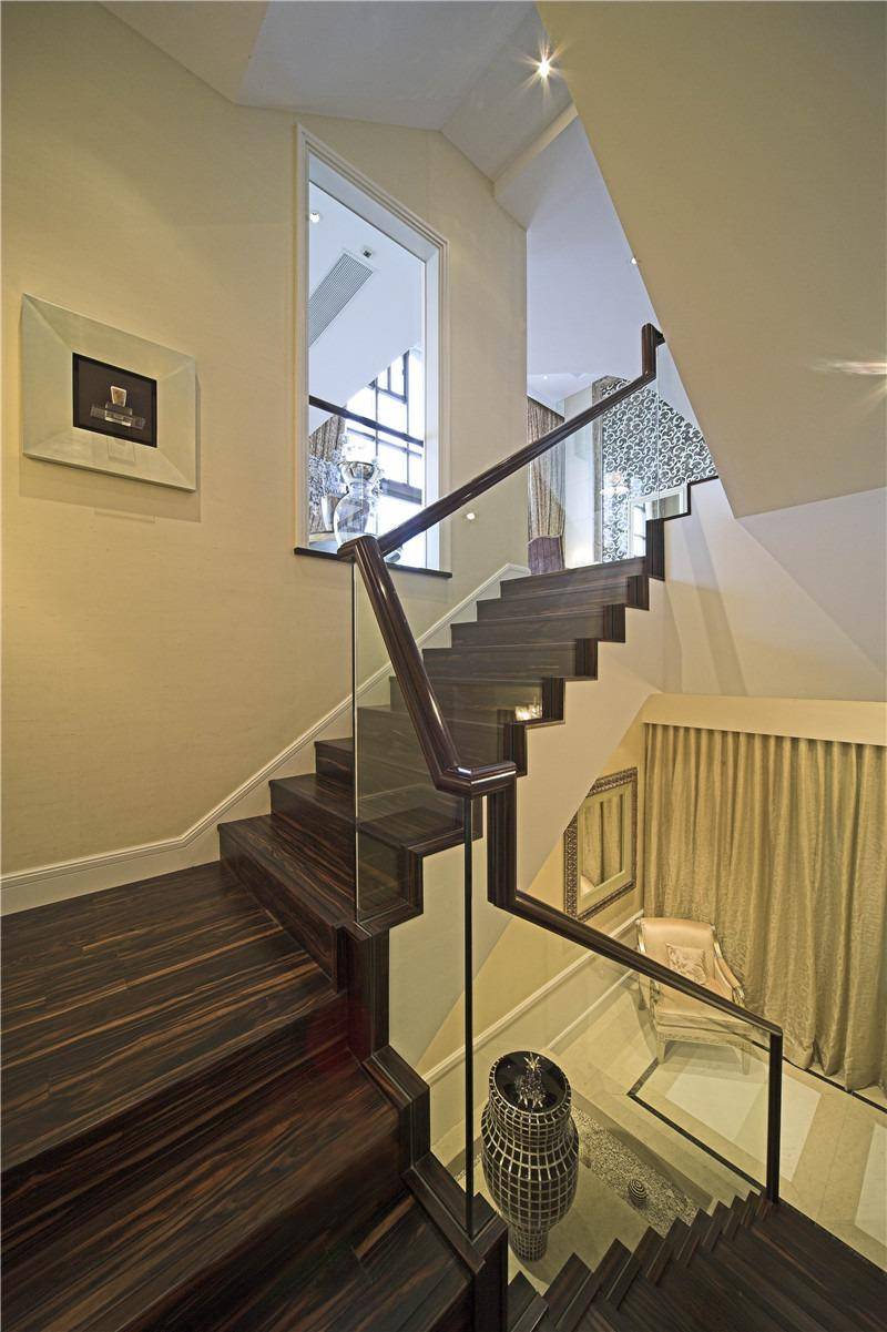 现代简约新古典楼梯装修效果展示