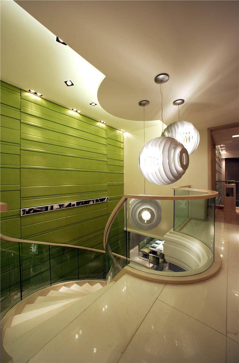 现代简约走廊楼梯设计案例展示
