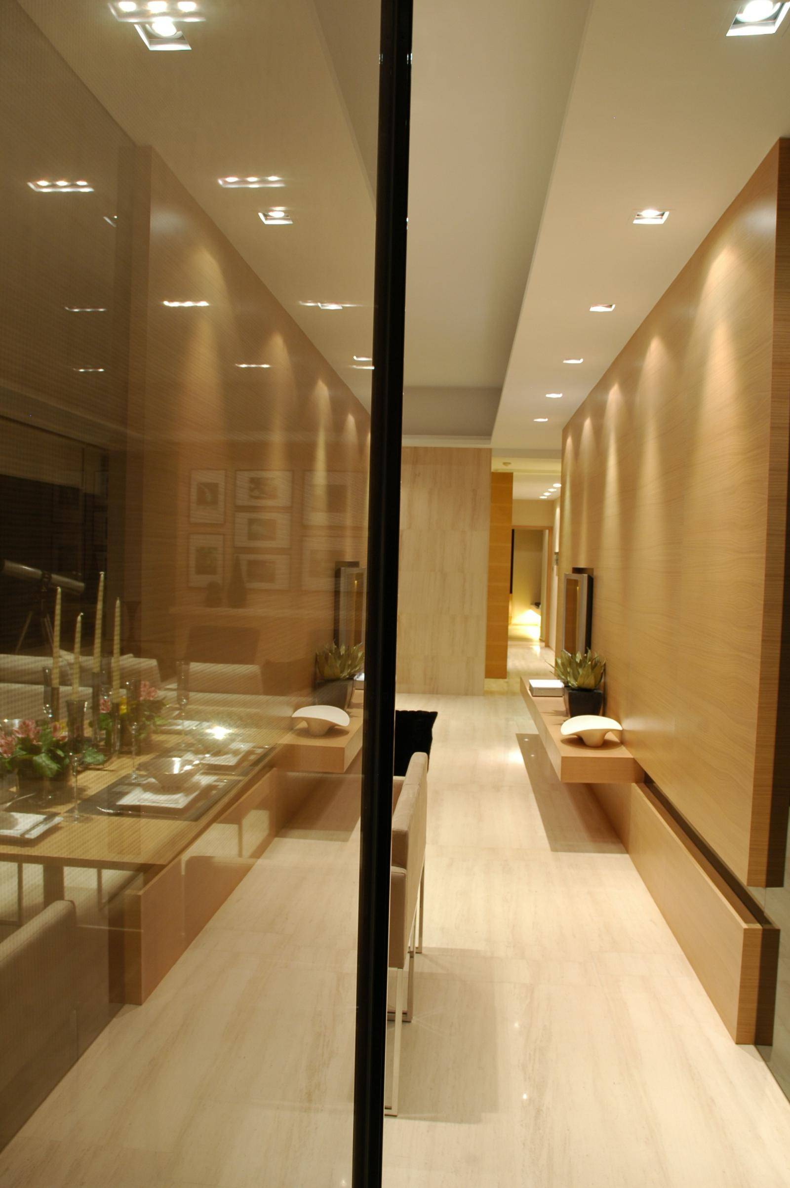 现代简约餐厅走廊设计案例