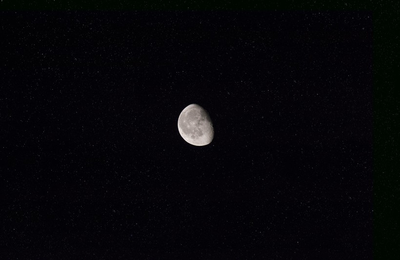 残缺的月亮图片(14张)