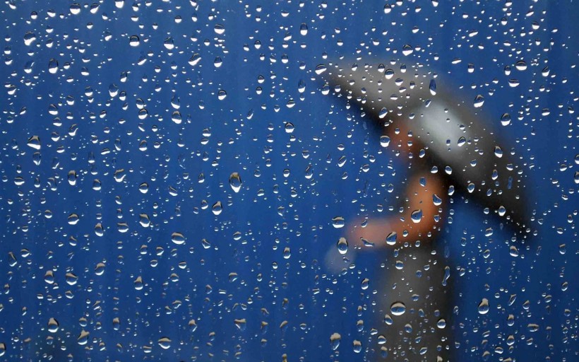 窗外的雨风景图片(8张)