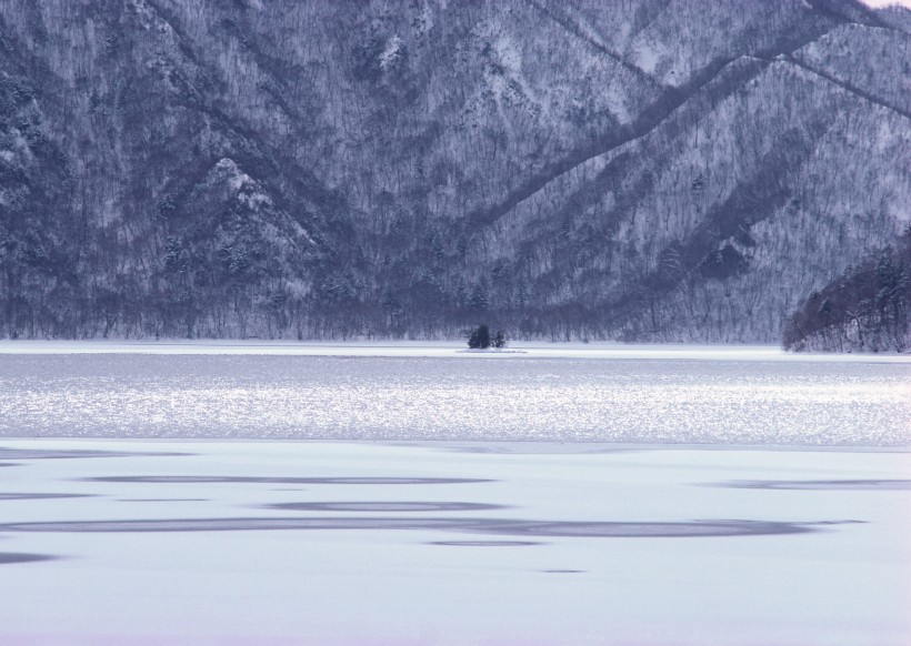 冬季树木河流风景图片(24张)