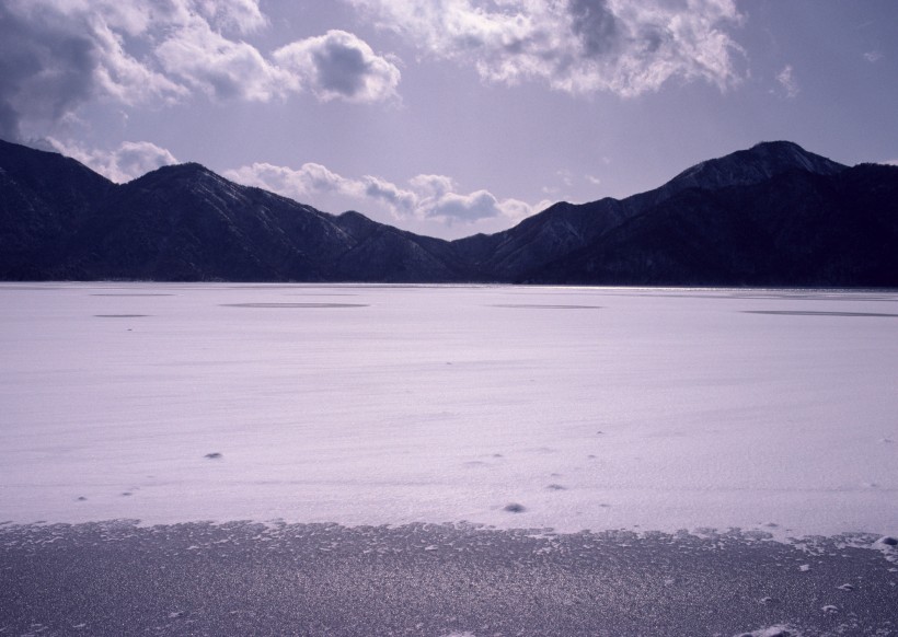 冬季树木河流风景图片(24张)