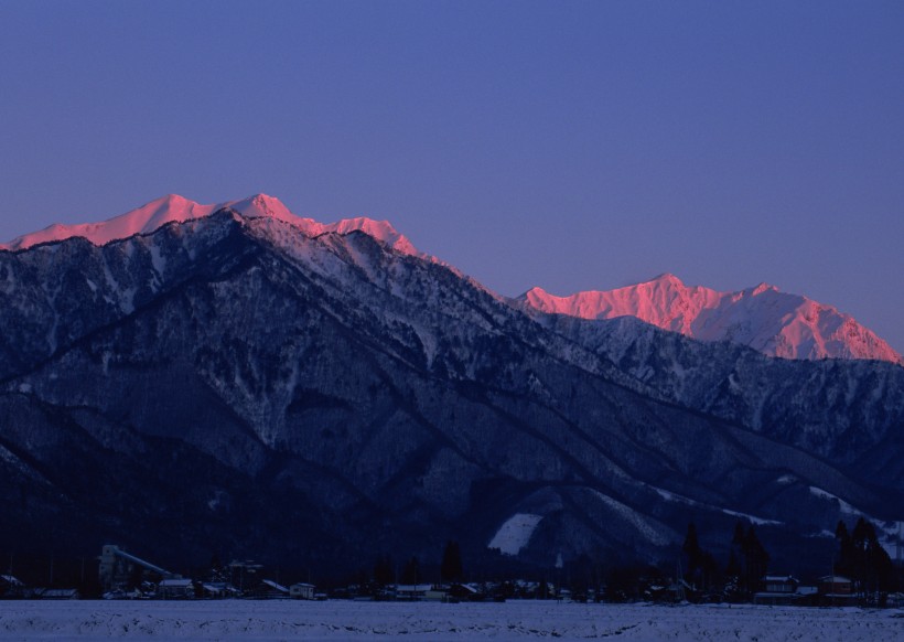 冬季树木河流风景图片(24张)