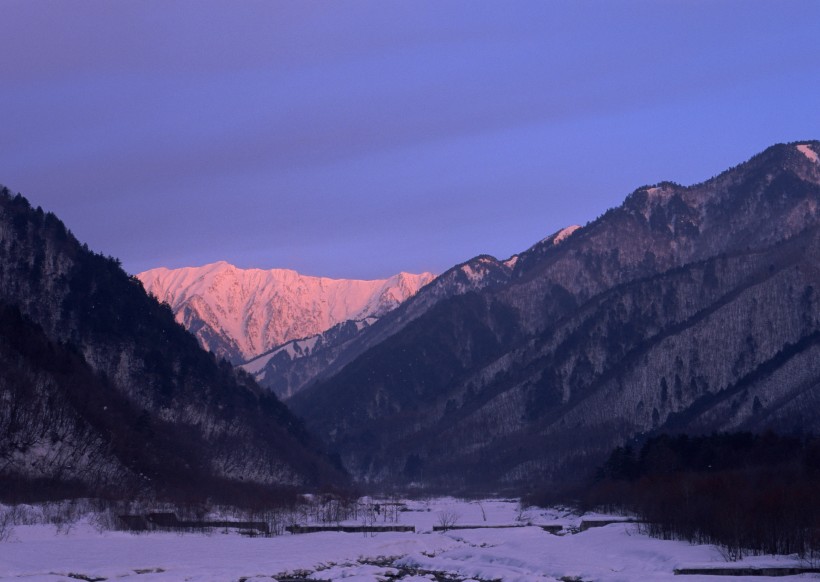 冬季树木河流风景图片(24张)