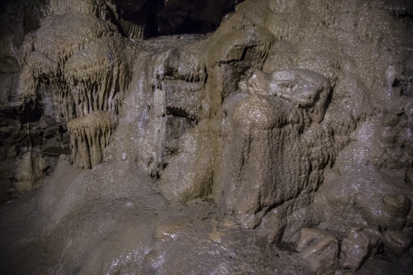 探险石头洞穴图片(23张)
