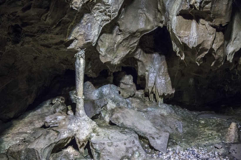 探险石头洞穴图片(23张)