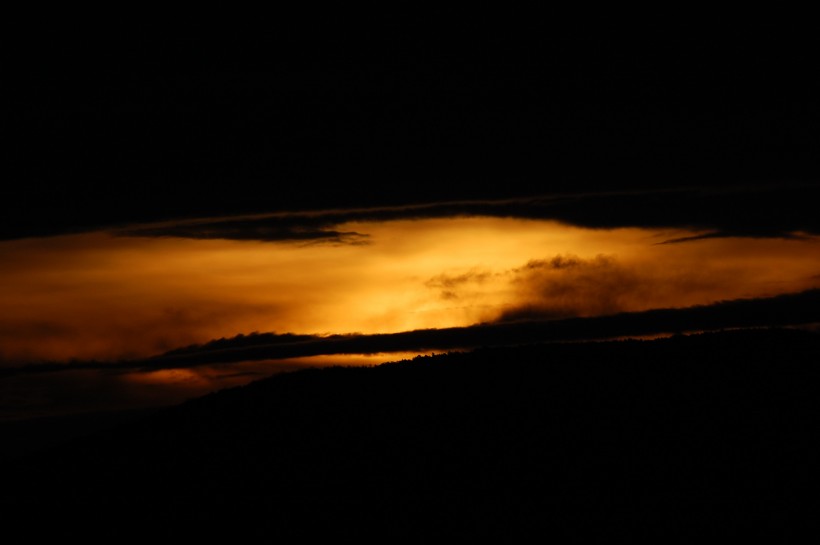 黄昏时天边的云彩图片(19张)