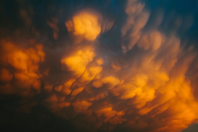 黄昏时天边的云彩图片(19张)