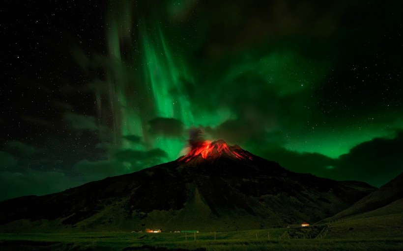 壮丽火山风景图片(9张)