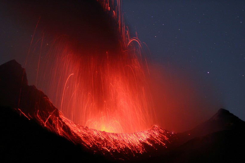 火山和岩浆风景图片(15张)