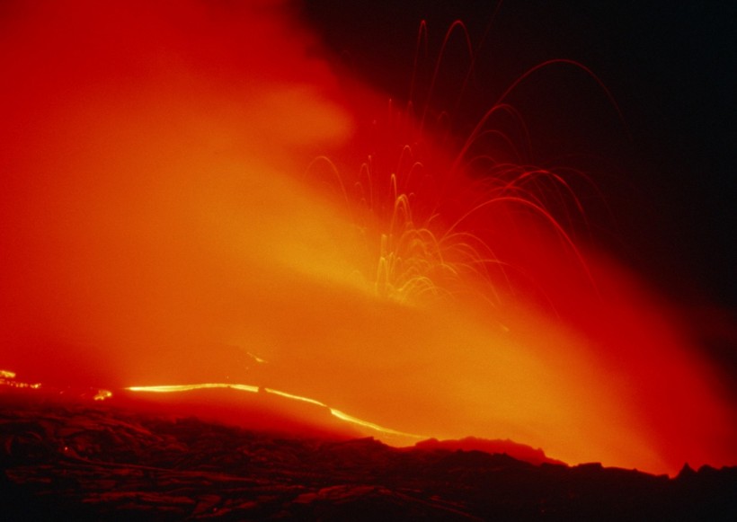 火山岩浆图片(28张)