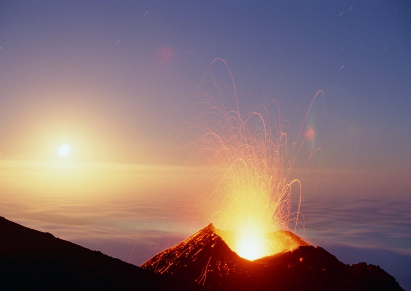 火山岩浆图片(28张)