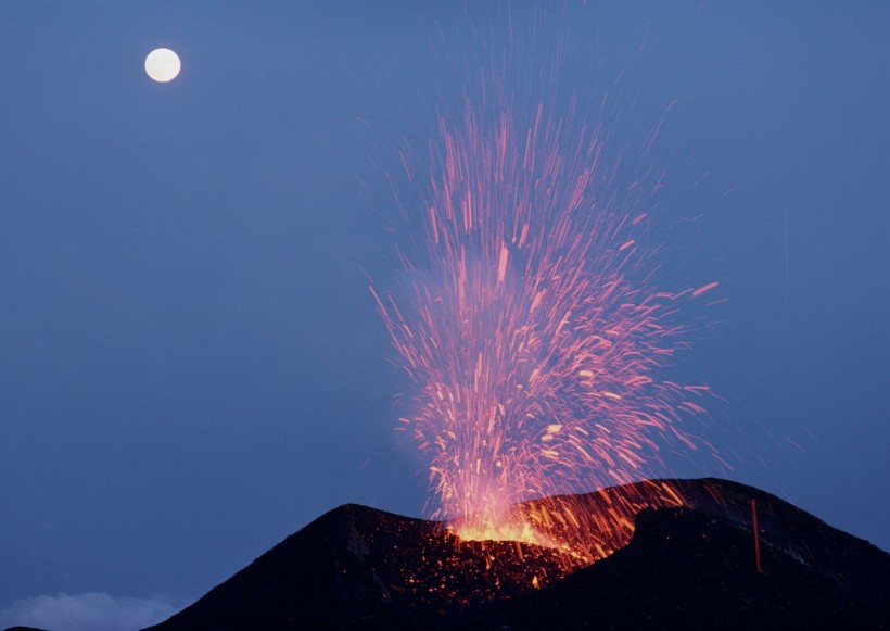 火山岩浆图片(28张)
