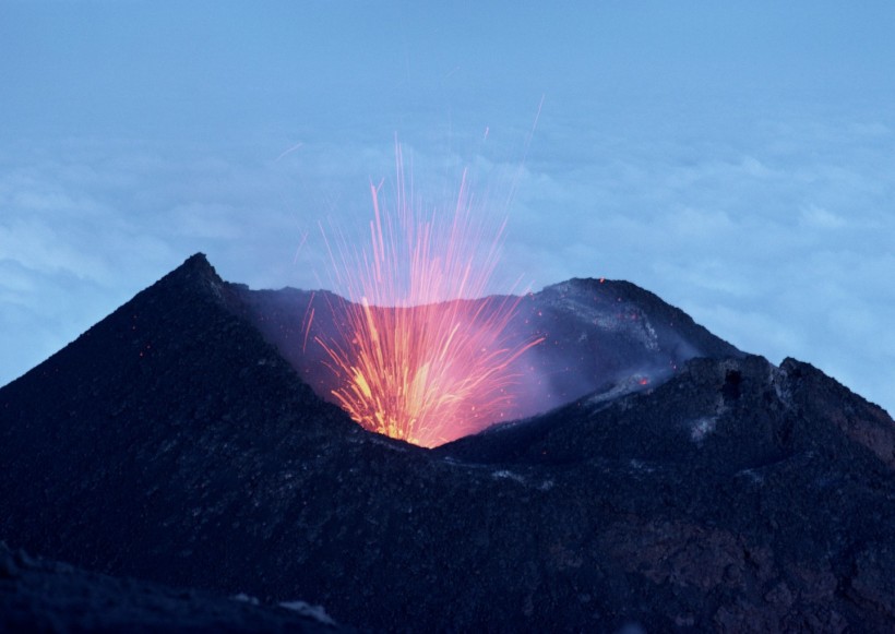 火山岩浆图片(28张)