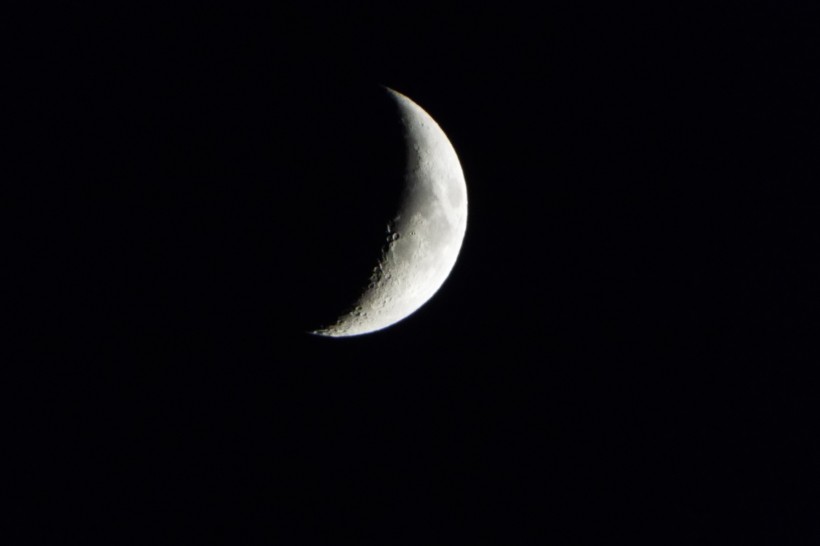 皎洁的月亮图片(15张)
