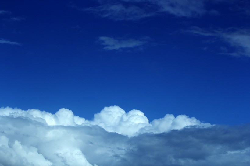 蓝天云海图片(30张)