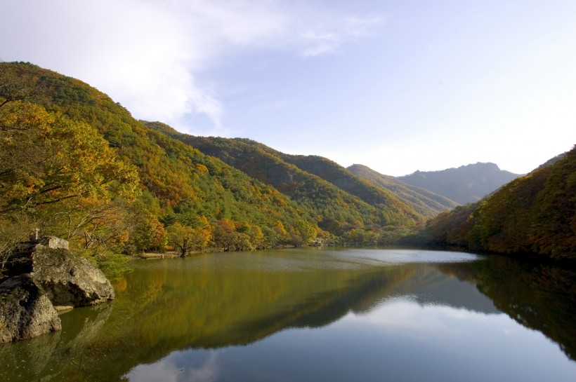 湖面倒影风景图片(24张)