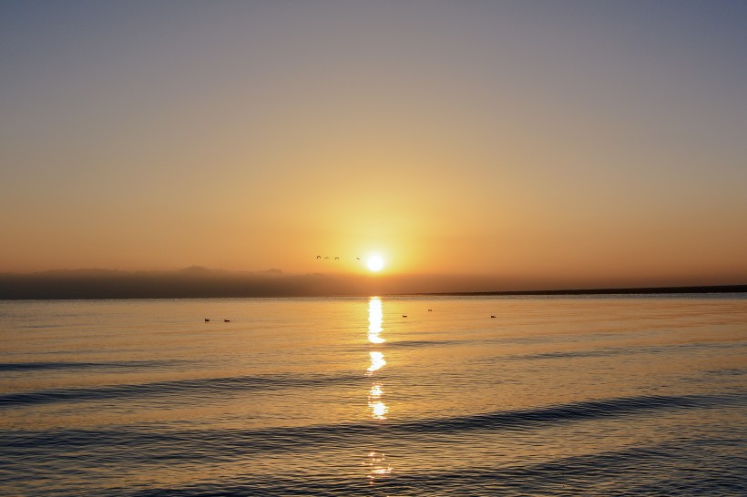 青海湖日出风光图片(10张)