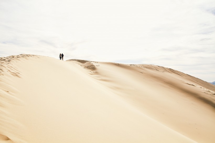 一望无际的沙漠图片(15张)