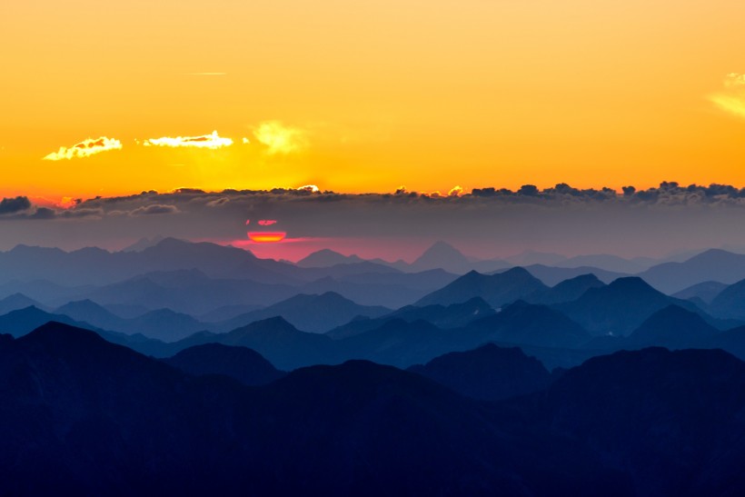 山脉风景图片(17张)