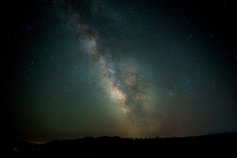 夜晚闪耀的星空图片(12张)