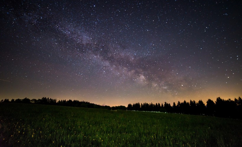 夜晚闪耀的星空图片(12张)