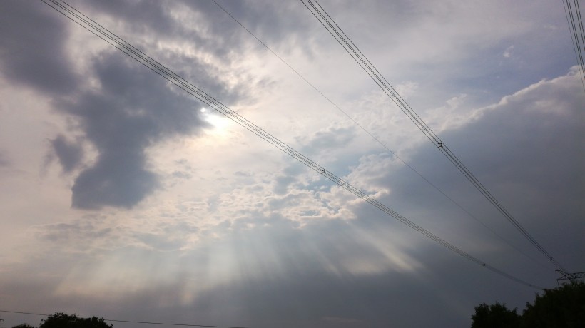 天空中透光的云彩图片(11张)