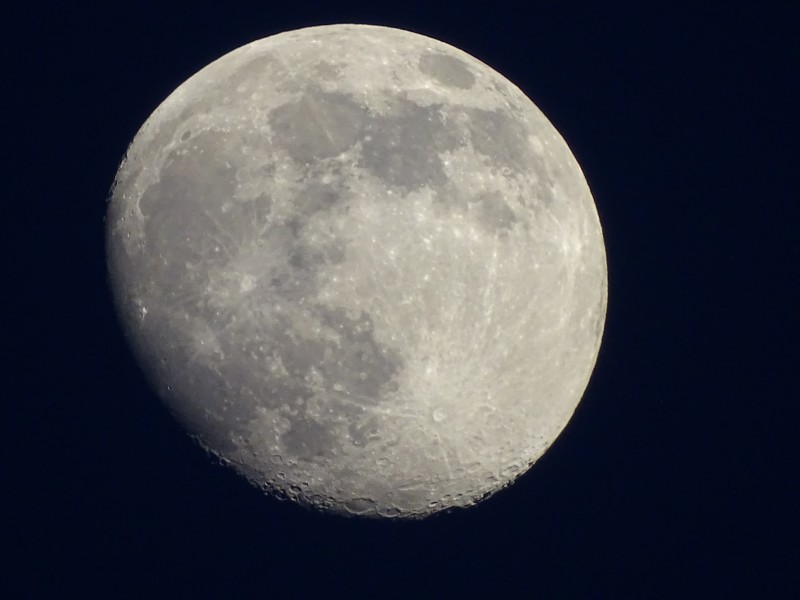 航拍月球图片(12张)
