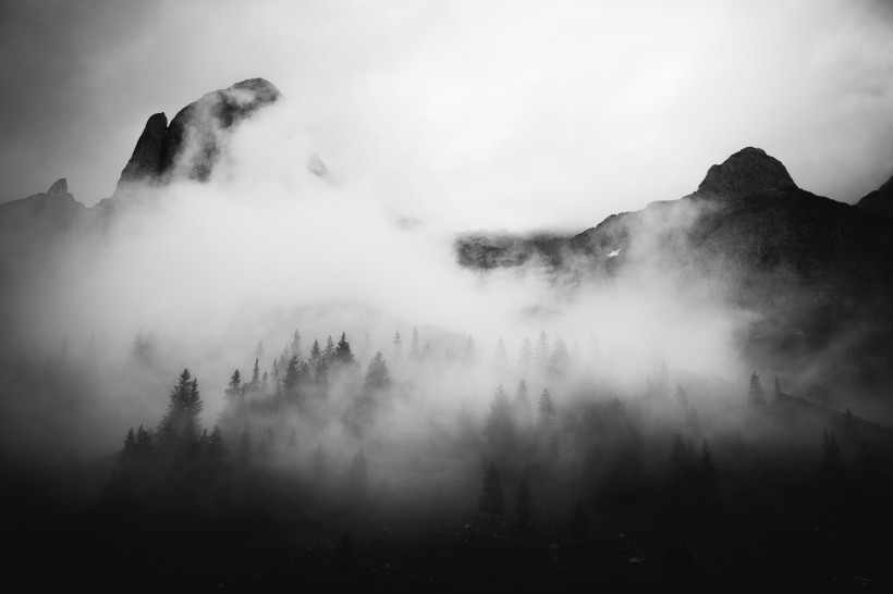 山林中的雾图片(13张)