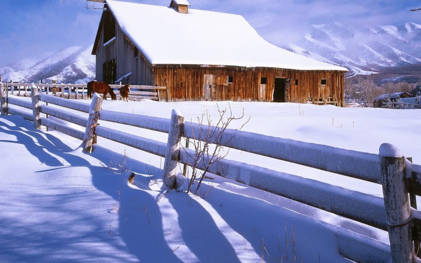 雪中小木屋图片(7张)
