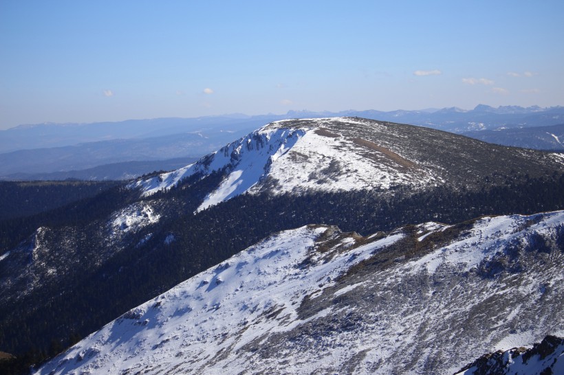 连绵的雪山风景图片(9张)