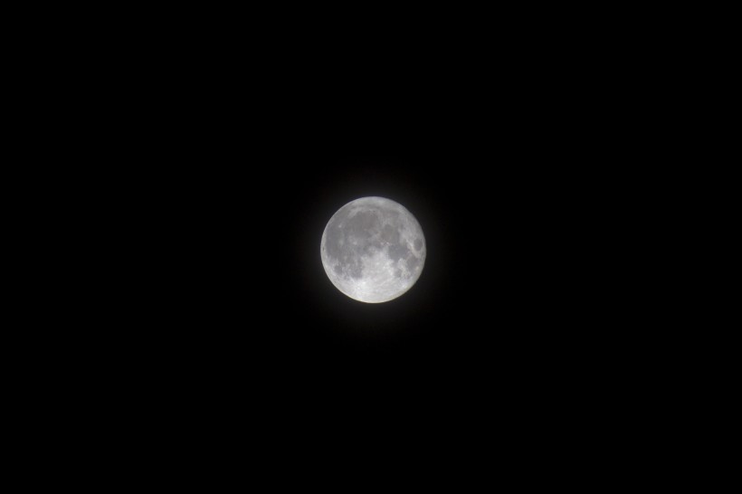 皎洁的月亮图片(12张)