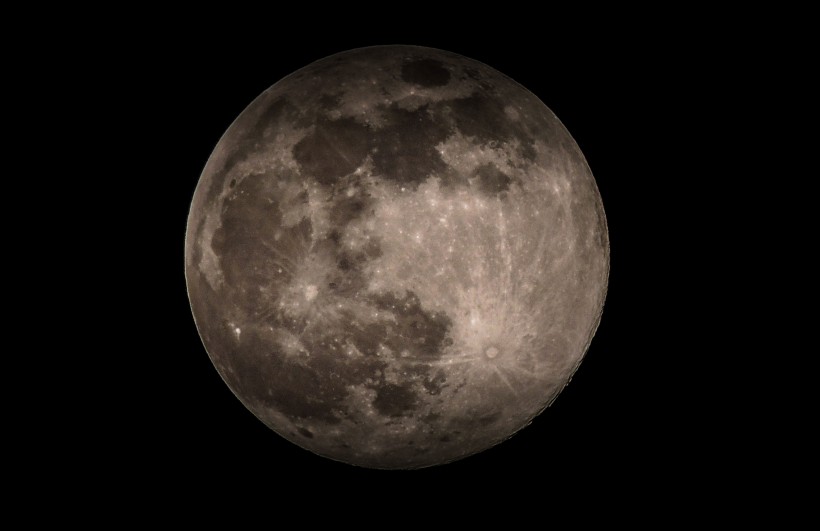 圆圆的月亮图片(13张)