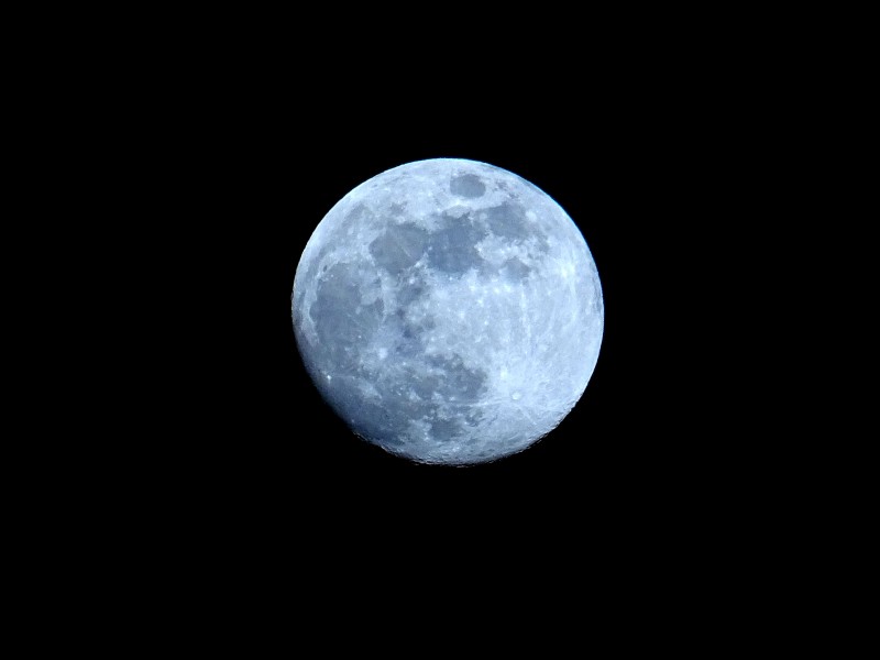 圆圆的月亮图片(11张)