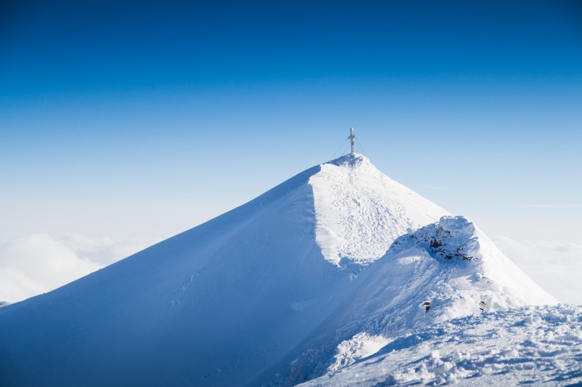 壮观的雪山美景图片(17张)