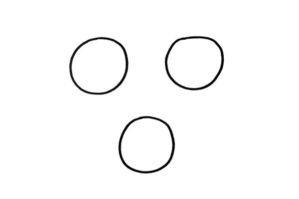 1.我们先在画纸上，画出三个圆形，为什么要画三个呢?因为曲老师要教大家画三种不同的太阳。