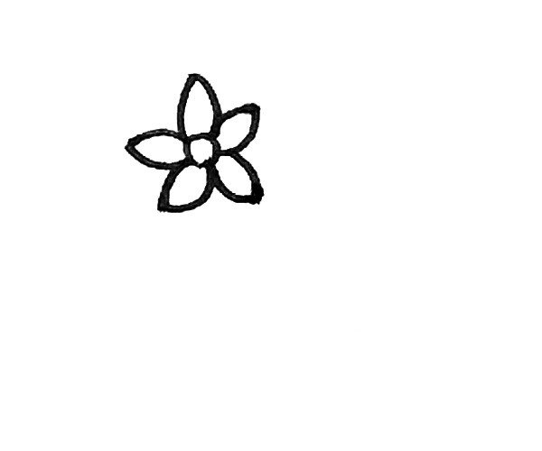 第二步：在圆形上面画上两条弧线作为花瓣，并画上同样的五片。