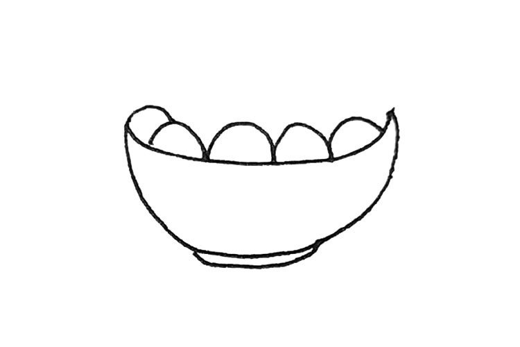 3.接着在上面先画上一排半圆型。