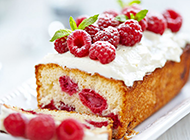 甜而不腻的树莓小蛋糕图片
