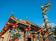 泰国龙柱寺庙门高清图片