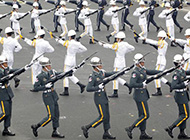 中方:举办抗战阅兵不是要向谁“秀肌肉”