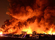 丹阳一企业发生火灾 过火面积上千平米