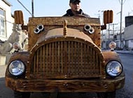 高手在民间 8级木匠刘福龙打造二代木质电动轿车