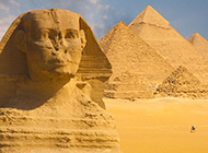 沙漠中的世界名胜古迹 魅力的埃及金字塔