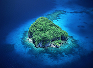 海天一色的岛屿自然风光图片