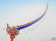 世界最长6000米风筝亮相重庆 巨龙风筝见首不见尾