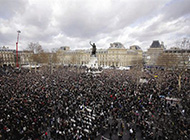 法国百万人反恐游行 多国政要参加