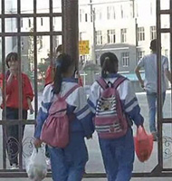 云南中学女生被迫卖淫案 领导与黑道暗地勾搭